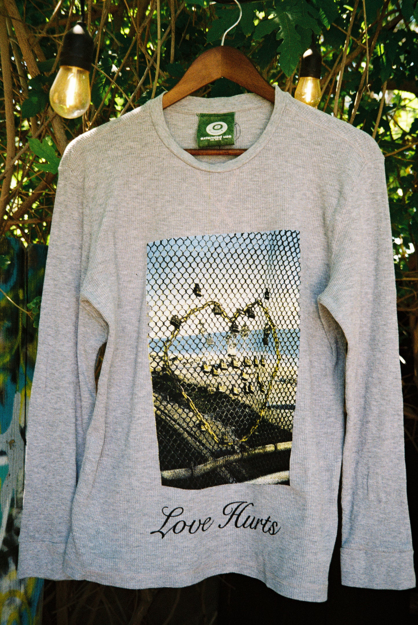 LOVE HURTS T-SHIRT 2.0