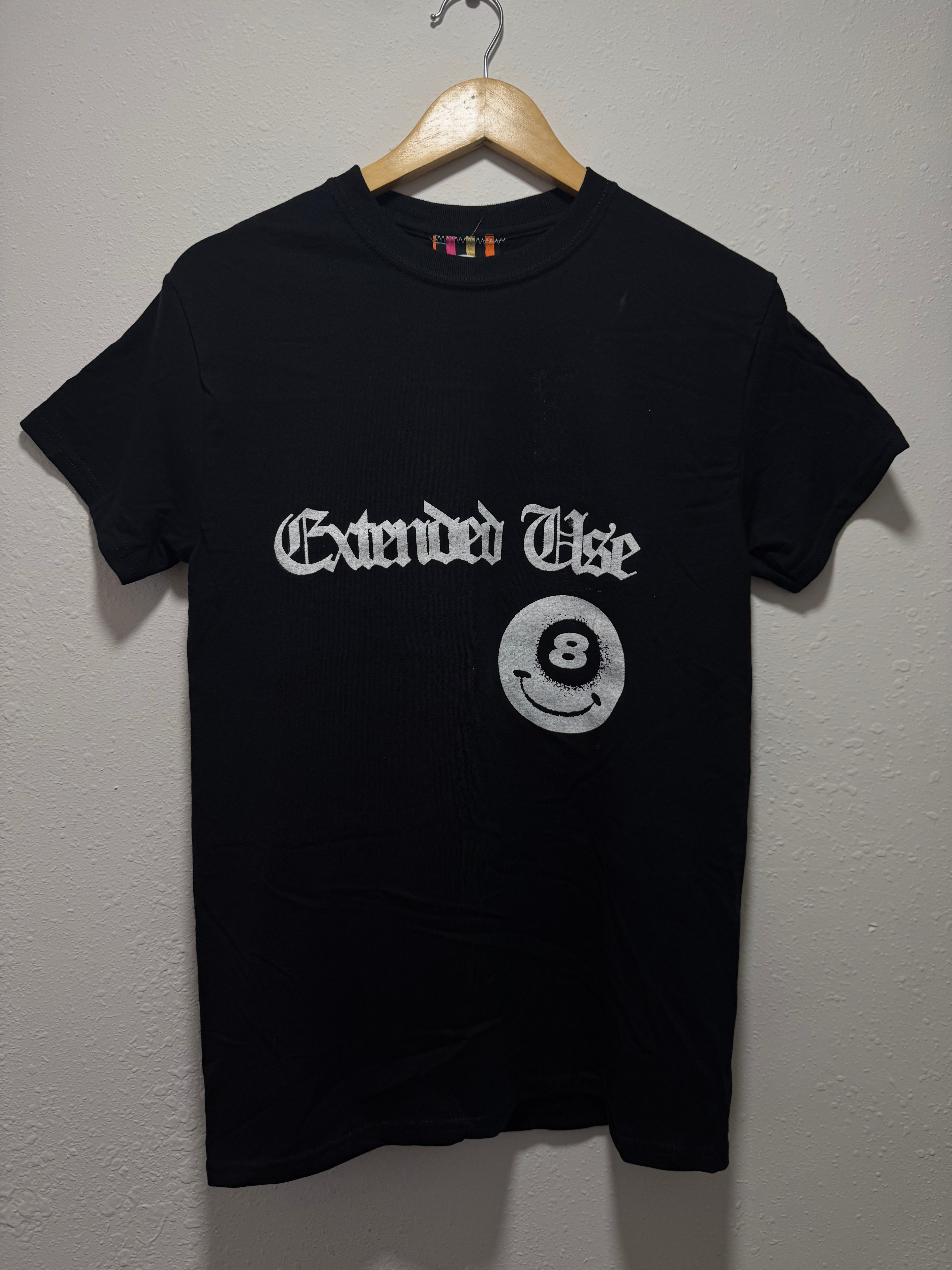 OLD E SCRIPT T-SHIRT