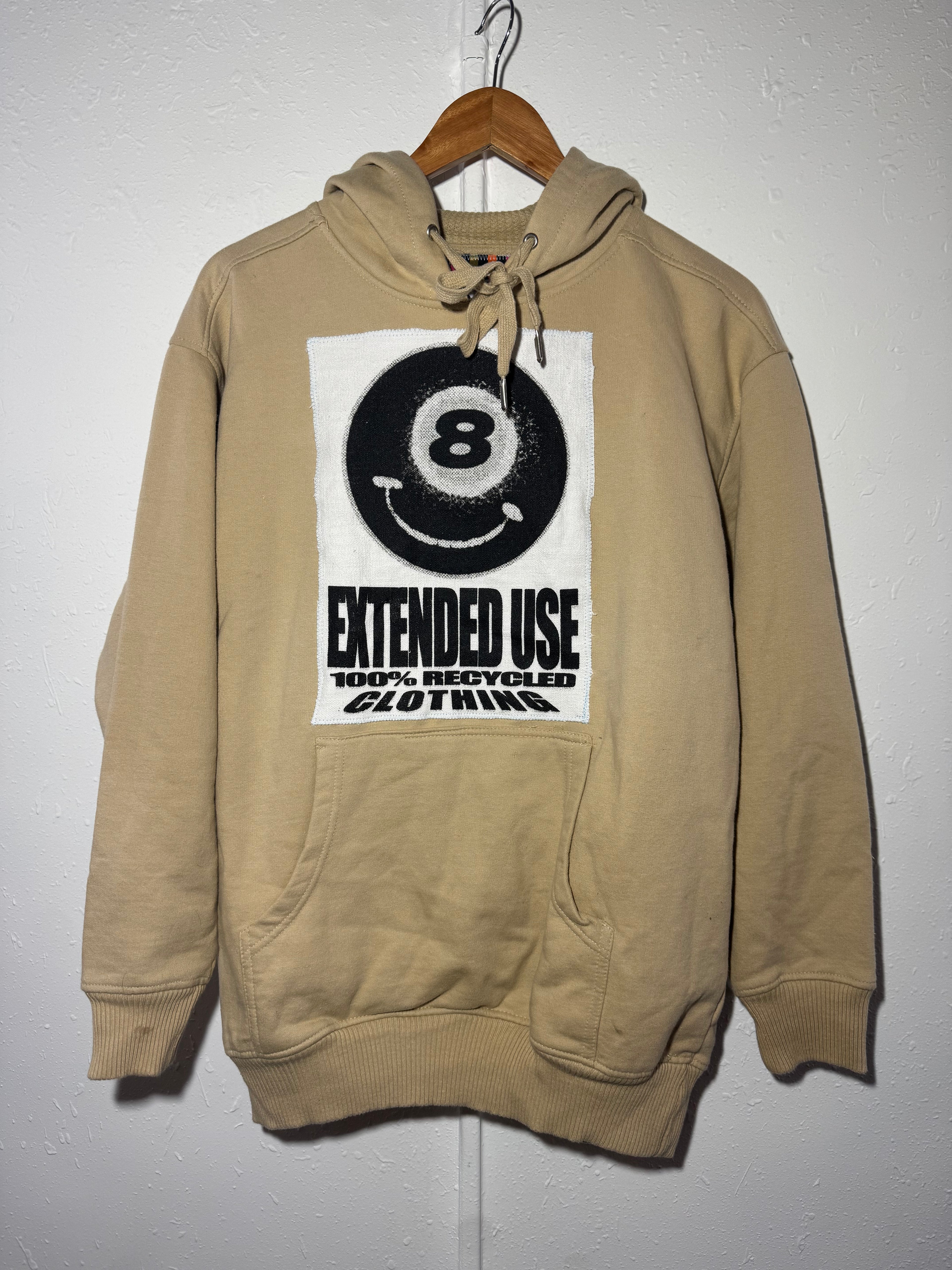 APPLIQUÉ HOODIE