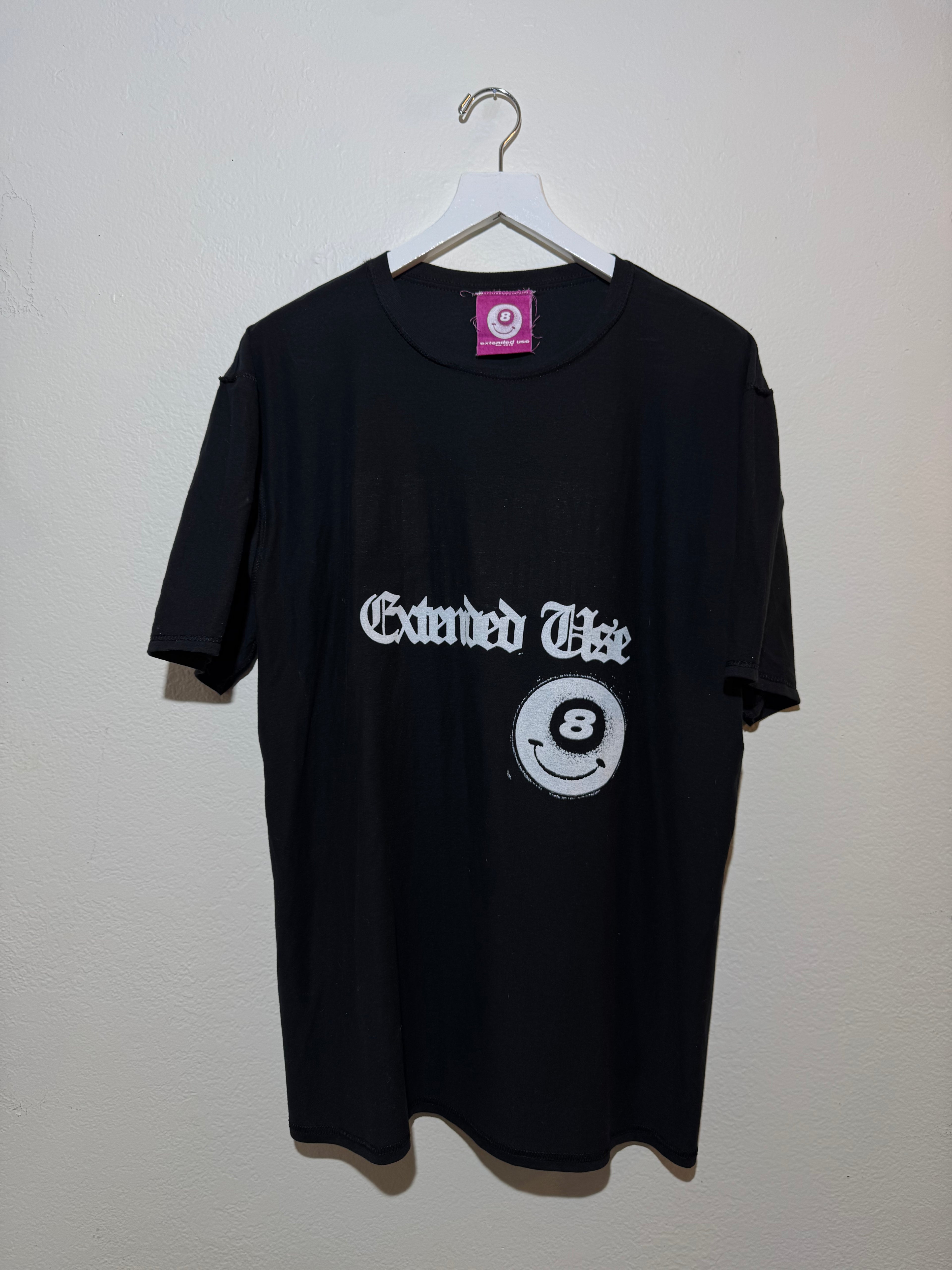 OLD E SCRIPT T-SHIRT